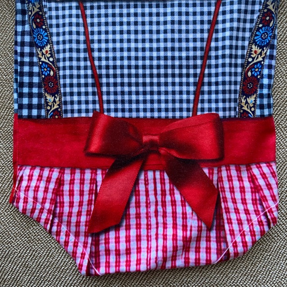 Bavarian Girl’s Dirndl Print Novelty Onesie. Perfect for Oktoberfest. Size 12M. - Picture 7 of 8
